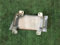 左尾灯下饰板 SUBARU LEGACY OEM 51473AE011 BE5 2000 Silver 792