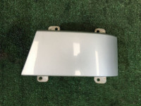 Friso sob o farolim traseiro direito SUBARU LEGACY OEM 51473AE001 BE5 2000 Silver 792
