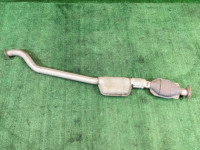 ท่อไอเสียท่อนกลาง SUBARU LEGACY OEM 44200AE021 44200AE022 BE5 2000 EJ206