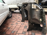 ラジエーターコアサポート SUBARU LEGACY OEM 53060AE000 53040AE000 53060AE050 BE5 2000