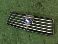 フロントグリル SUBARU FORESTER OEM 91121SA082 SG5 2006 51E