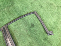 Borracha da porta esquerda SUBARU FORESTER OEM 63521SA010 SG5 2006 51E