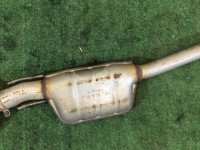 ท่อไอเสียท่อนกลาง SUBARU LEGACY OEM 44200AE050 44200AE051 BH9 2000 EJ254