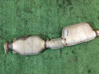 ท่อไอเสียท่อนกลาง SUBARU LEGACY OEM 44200AE050 44200AE051 BH9 2000 EJ254