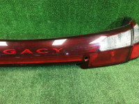 Friso entre os farolins traseiros SUBARU LEGACY OEM 84251AE000, 84201AE200, 84201AE210 BH9 BHE BH5 2000