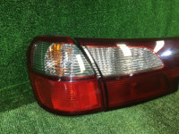 Friso entre os farolins traseiros SUBARU LEGACY OEM 84251AE000, 84201AE200, 84201AE210 BH9 BHE BH5 2000