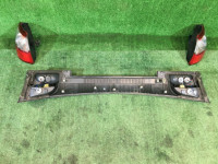 Friso entre os farolins traseiros SUBARU LEGACY OEM 84251AE000, 84201AE200, 84201AE210 BH9 BHE BH5 2000