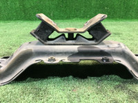 Travesaño de la caja de cambios SUBARU LEGACY OEM 41022AE120, 41011AE000 BH5 BE5 2002