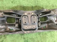 Travesaño delantero SUBARU LEGACY OEM 20101AE030 BH5 BE5 2002