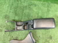 Glovebox and armrest высокий SUBARU LEGACY OEM 92111AE010ML, 92132AE000ML, BH5 BE5 BE9 BHE BH9 2002 silver 01G