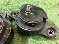 发动机支座 SUBARU LEGACY OEM 41022AE001, 41022AE011 BH5 BE5 2002