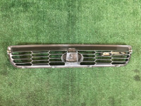 Rejilla del radiador SUBARU LEGACY OEM 91121AE410 BH5 BE5 2002 silver 01G