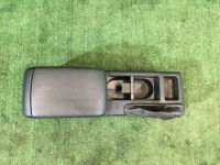 グローブボックス・アームレスト SUBARU LEGACY OEM 92111AG000JC BLE BPE BP5 BL5 BL9 BP9 2003 black 32J