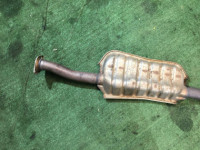ท่อไอเสียท่อนกลาง SUBARU LEGACY OEM 44201AG000 BP5 BL5 2003 EJ20X