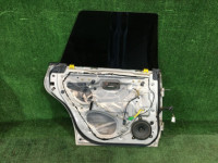 Porta traseira esquerda SUBARU LANCASTER OEM 60400AE430 BHE BH9 2000 silver 9G9