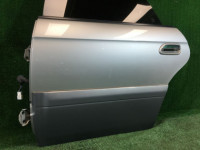 Porta traseira esquerda SUBARU LANCASTER OEM 60400AE430 BHE BH9 2000 silver 9G9