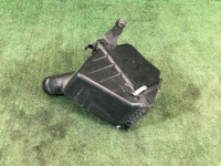 エアクリーナーボックス SUBARU LANCASTER OEM 46051AE000, 46052AE000 BHE 2000 EZ30