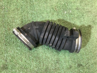 ท่อกรองอากาศ SUBARU LANCASTER OEM 14457AA300 BHE 2000 EZ30