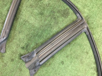 右ドアウェザーストリップ SUBARU LANCASTER OEM 63521AE020 BHE BH9 BH5 2000 silver 9G9