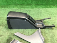 Porta-luvas e apoio de braço SUBARU LEGACY OEM 92111AE010AC BHE BH9 BH5 BE BE9 BE5 BEE 2001 silver 01G