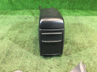Porta-luvas e apoio de braço SUBARU LEGACY OEM 92111AE010AC BHE BH9 BH5 BE BE9 BE5 BEE 2001 silver 01G