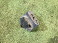 Soporte izquierdo del parachoques trasero SUBARU LEGACY OEM 57707AE070 BHE BH9 BH5 2001 silver 01G