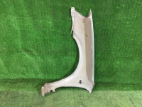 Aleta delantera derecha SUBARU LEGACY OEM 57120AE001 BHE BH9 BH5 BE5 BE9 BEE 2001 silver 01G
