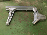 Estribo metálico izquierdo SUBARU LEGACY OEM 51415AE031 BH9 2001 silver 01G