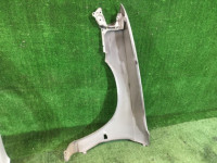 Guarda-lamas dianteiro direito SUBARU LEGACY OEM 57110AC100 BG5 BG9 BD5 BD9 1997 silver 406