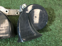 Bocinas SUBARU OUTBACK OEM 86012AG050, 86012AG040 BLE BPE BP5 BL5 BL9 BP9 2007 EJ253 AT