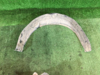 Pasarruedas trasero izquierdo SUBARU LANCASTER OEM 59112AE010 BHE BH9 BH5 1999 beige 8L5