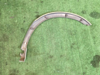 Alargador do guarda-lamas traseiro direito SUBARU LANCASTER OEM 91111AE020MF BHE BH9 1999 beige 8L5
