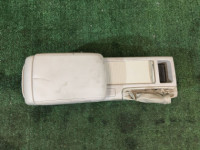 グローブボックス・アームレスト КОЖА SUBARU OUTBACK OEM 92111AG240WA BP5 BL5 BLE BPE BPH BL9 BP9 2005 gold 3M4