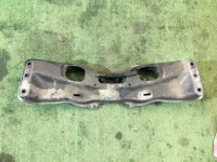 Travesaño delantero SUBARU OUTBACK OEM 20101AG002 BLE BPE BP5 BL5 BL9 BP9 2005 EZ30 AT