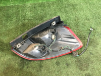 左テールランプ SUBARU OUTBACK OEM 84201AG010 BPE BP9 BP5 2005