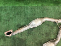 触媒 коллектор выпускной SUBARU LEGACY OEM 44101AE040, 44101AE050 BEE BHE 2002 EZ30 AT
