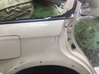 Guarda-lamas traseiro direito SUBARU LANCASTER OEM 51410AE160 BHE BH9 1998 beige 8L5