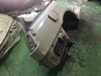 Guarda-lamas traseiro direito SUBARU LANCASTER OEM 51410AE160 BHE BH9 1998 beige 8L5