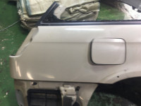 Guarda-lamas traseiro direito SUBARU LANCASTER OEM 51410AE160 BHE BH9 1998 beige 8L5