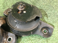Подушки двигателя SUBARU LANCASTER OEM 41022AE020, 41022AE030 BH9 BE9 1998 EJ254 AT