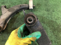 Front control arms SUBARU LANCASTER OEM 20201AC100, 20201AC110, 20200AA200, 20200AA210 BHE BH9 1998 EJ254 AT