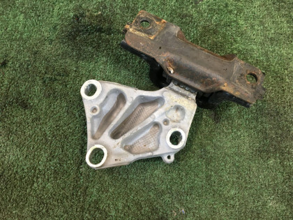 ยางแท่นเครื่องซ้าย HONDA VEZEL OEM 50850T7B003 RU4 2015 L15B ROB