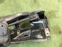 Travesaño delantero SUBARU LEGACY OEM 20101AE030 BE5 BH5 2001 EJ206 AT