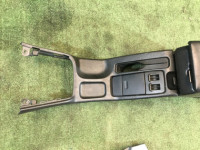 ช่องเก็บของและที่วางแขน высокий SUBARU LEGACY OEM 92111AE010ML, 92132AE000ML BHE BH9 BH5 BE5 BE9 BEE 2001 blue 14L