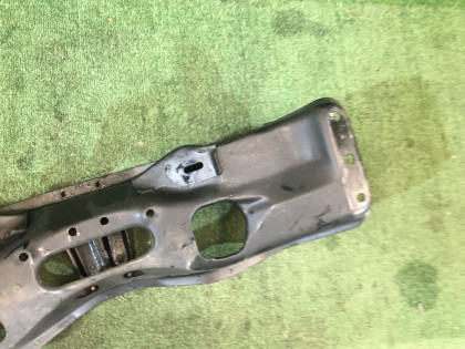 Travessa dianteira SUBARU LEGACY OEM 20101AE013 BHE BEE 2002 EZ30