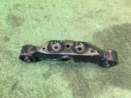 ยางแท่นเฟืองท้าย 41310AE020 SUBARU LEGACY