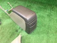 Porta-luvas e apoio de braço SUBARU LANCASTER OEM 92111AE010AD BHE BH9 BH5 2002 Silver 1U2