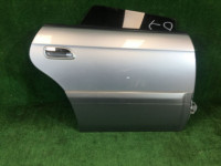 Porta traseira direita SUBARU LANCASTER OEM 60400AE420 BHE BH9 2002 Silver 1U2