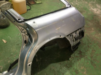 Guarda-lamas traseiro esquerdo SUBARU LANCASTER OEM 51410AE170 BHE BH9 2002 Silver 1U2