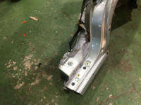 Guarda-lamas traseiro esquerdo SUBARU LANCASTER OEM 51410AE170 BHE BH9 2002 Silver 1U2